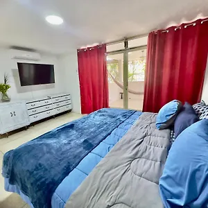 impresionante-apartamento-totalmente-renovado-3.allhotelsincaracas.com/